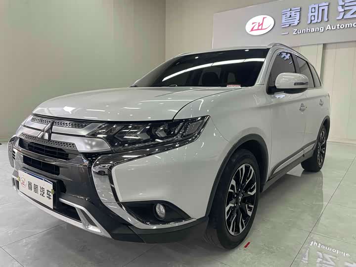 Фото 4 - Mitsubishi Outlander