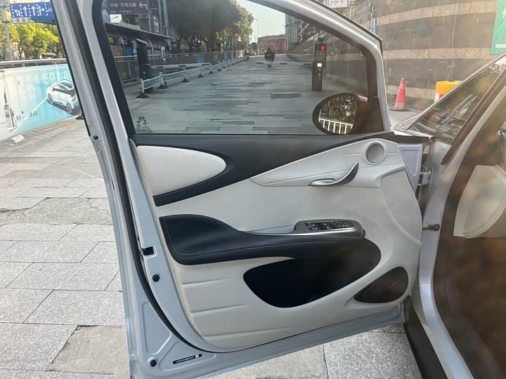 Фото 9 - BYD Dolphin