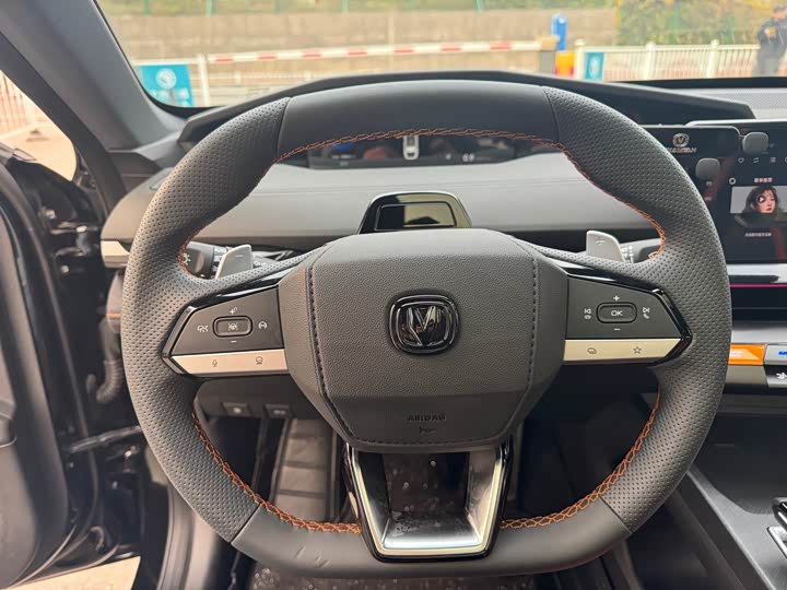 Фото 12 - Changan UNI-V