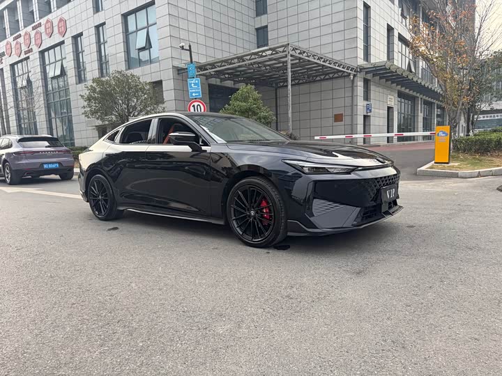 Фото 4 - Changan UNI-V