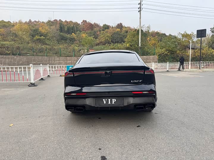 Фото 7 - Changan UNI-V