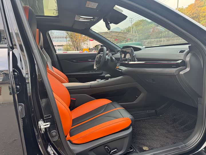 Фото 9 - Changan UNI-V