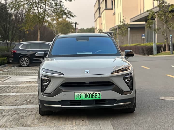 Фото 2 - Nio ES6