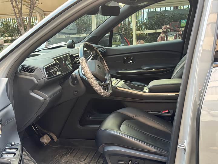 Фото 7 - Nio ES6