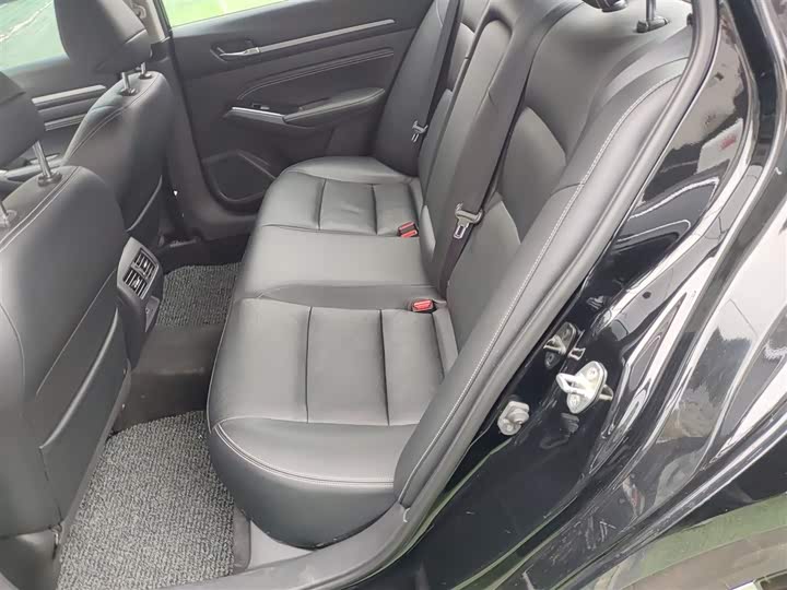 Фото 17 - Nissan Teana