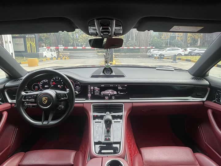 Фото 11 - Porsche Panamera