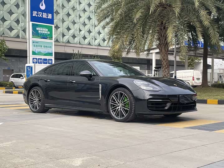 Фото 4 - Porsche Panamera
