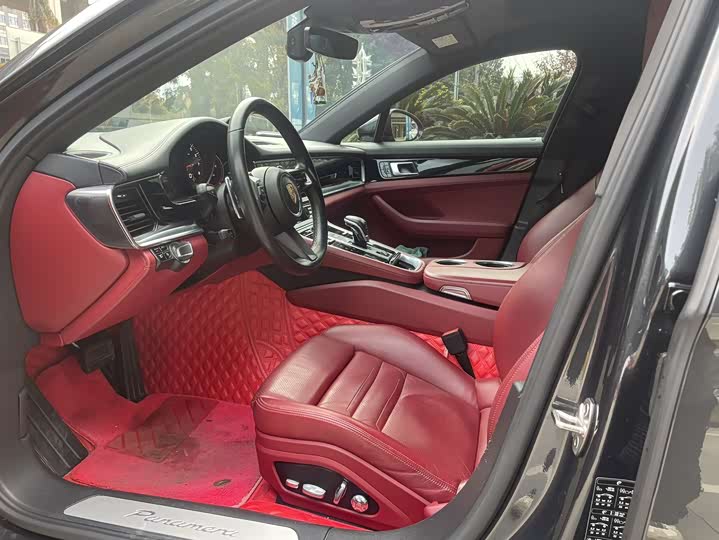 Фото 9 - Porsche Panamera