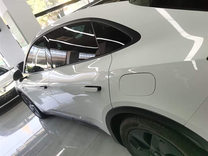 Фото 5 - Nio Onvo L60