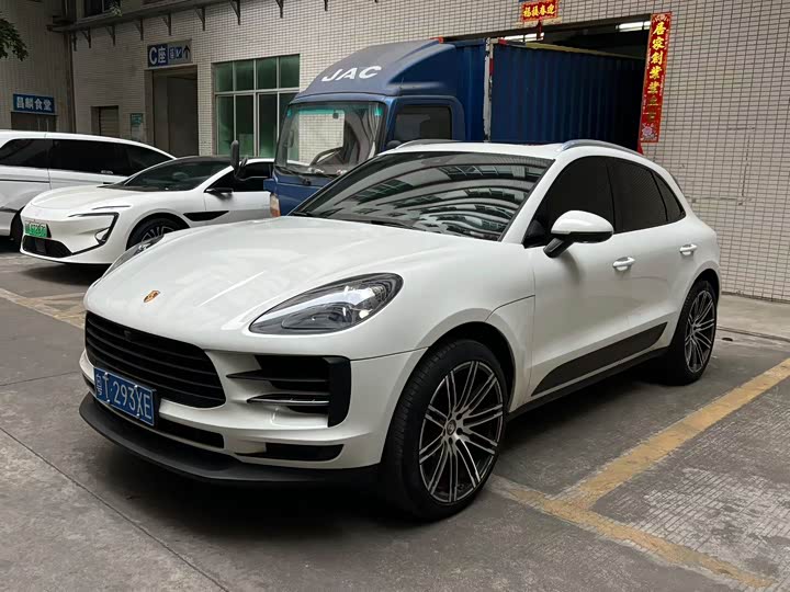 Фото 1 - Porsche Macan