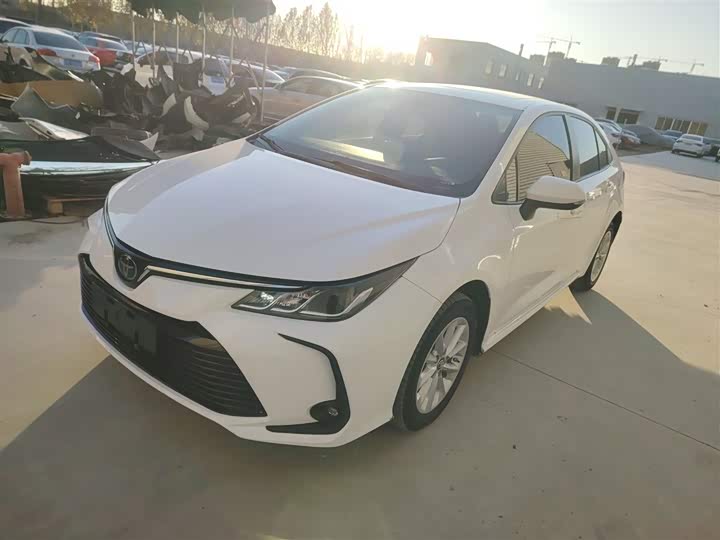 Фото 1 - Toyota Corolla