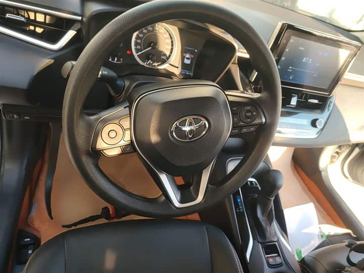 Фото 11 - Toyota Corolla