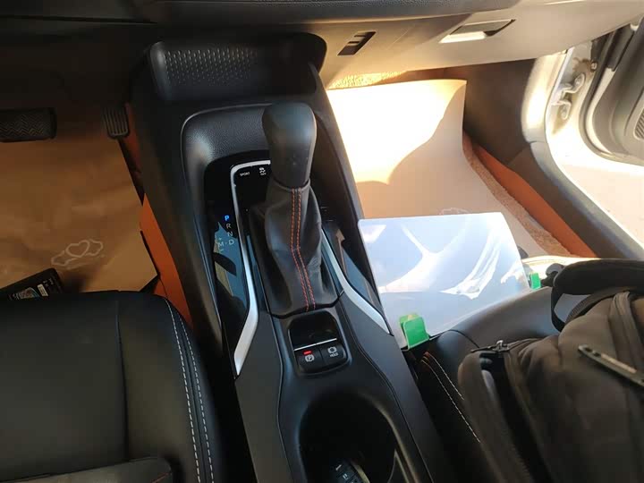 Фото 14 - Toyota Corolla