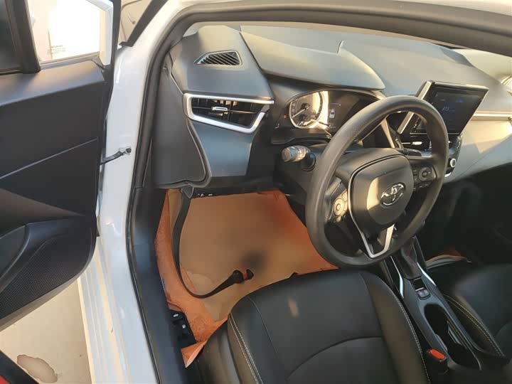 Фото 16 - Toyota Corolla