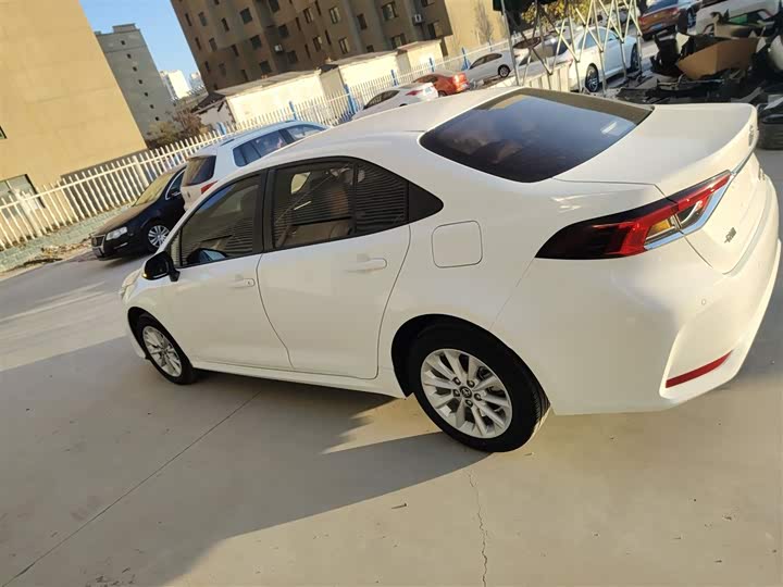 Фото 5 - Toyota Corolla