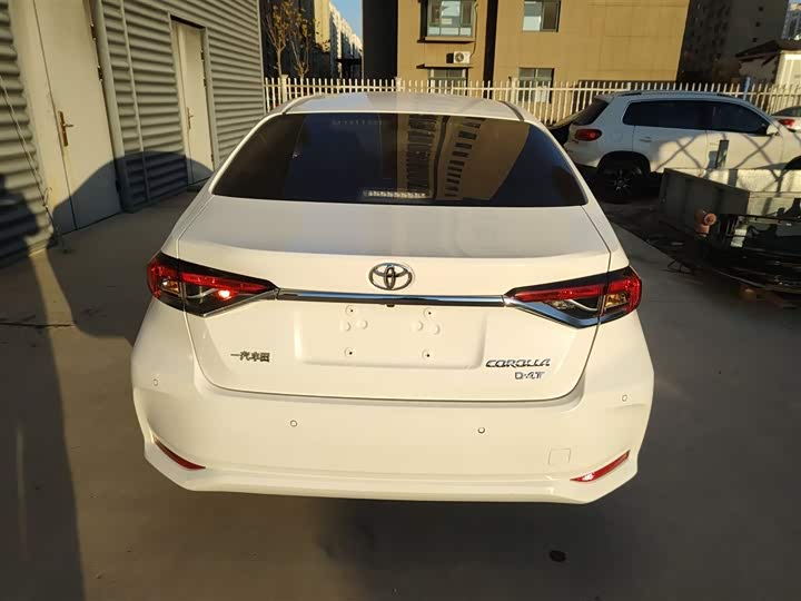 Фото 6 - Toyota Corolla