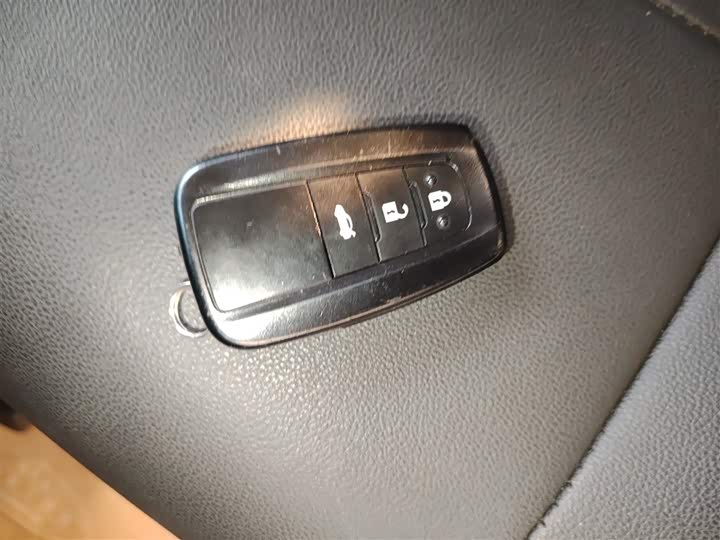 Фото 9 - Toyota Corolla