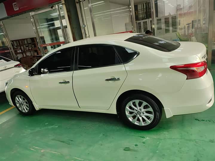 Фото 5 - Nissan Sylphy