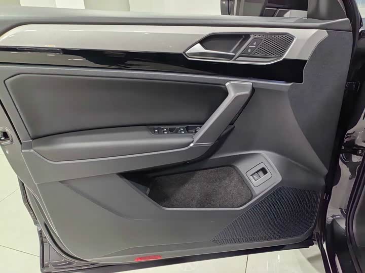 Фото 21 - Volkswagen Tayron