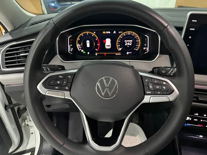 Фото 11 - Volkswagen Tayron