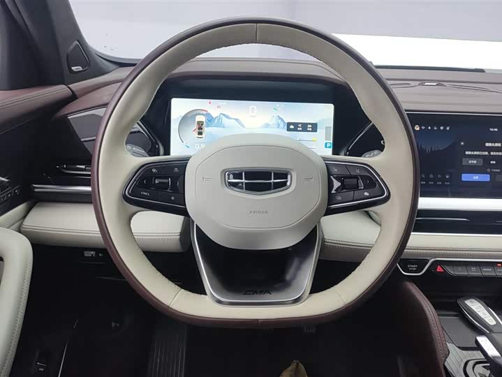 Фото 15 - Geely Monjaro