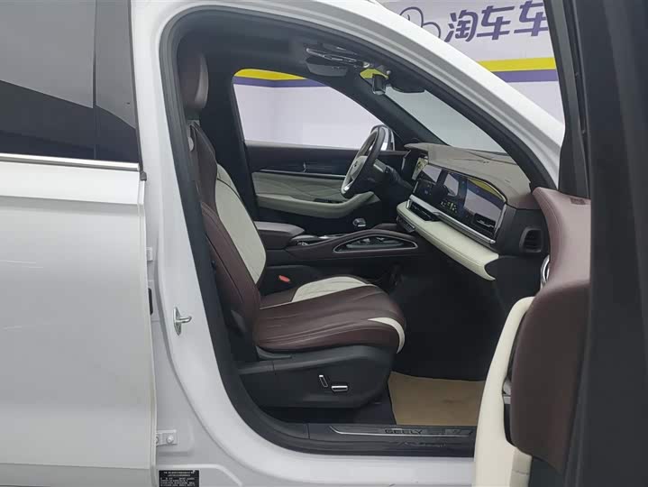 Фото 8 - Geely Monjaro