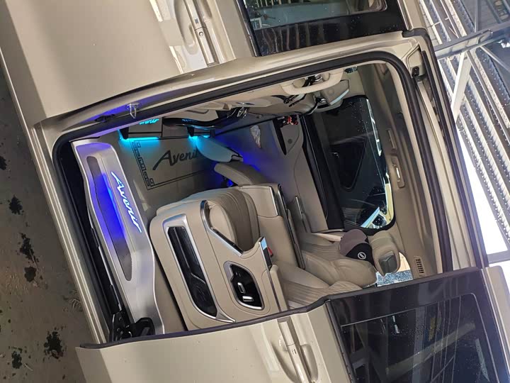 Фото 5 - Buick GL8 ES