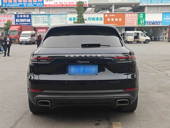 Фото 10 - Porsche Cayenne