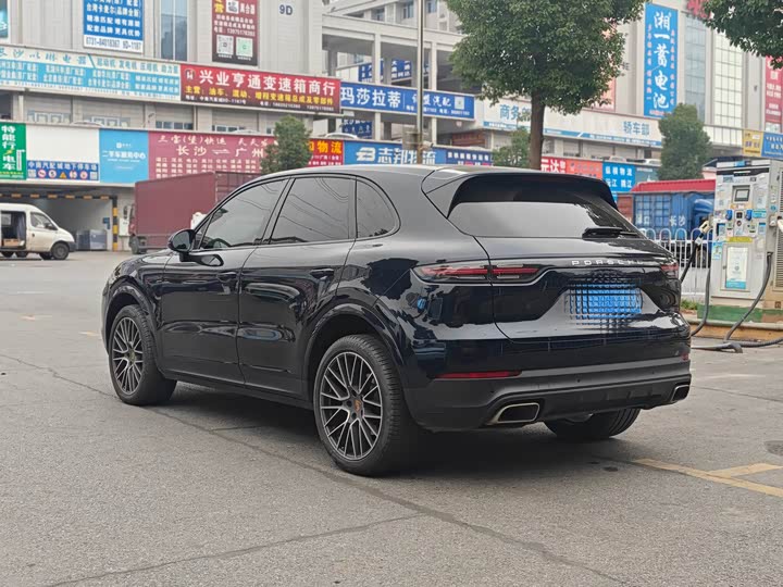 Фото 9 - Porsche Cayenne