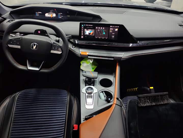 Фото 12 - Changan UNI-V