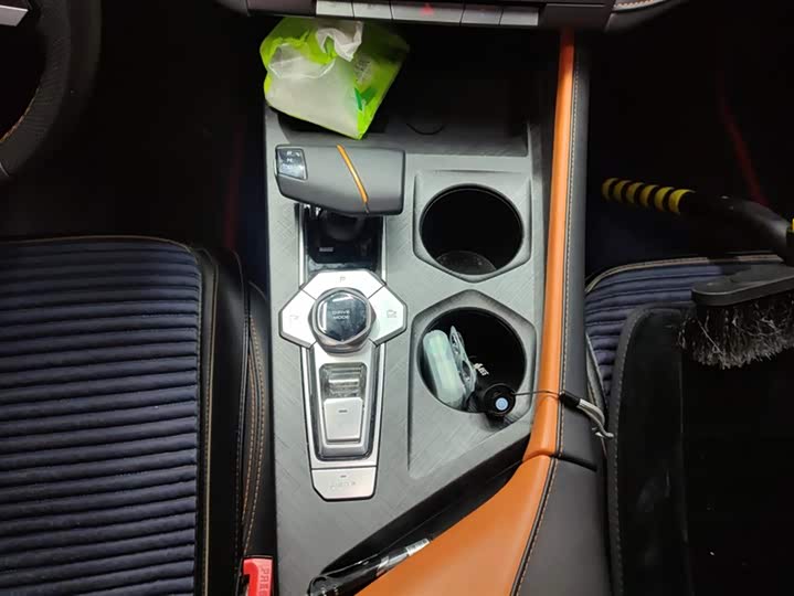 Фото 16 - Changan UNI-V