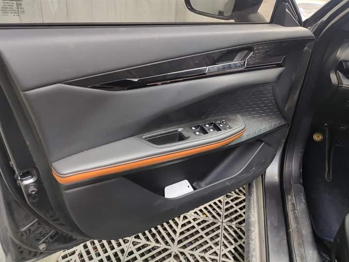 Фото 7 - Changan UNI-V