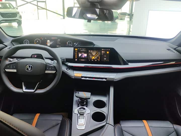 Фото 12 - Changan UNI-V