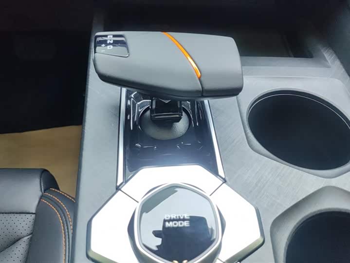 Фото 16 - Changan UNI-V