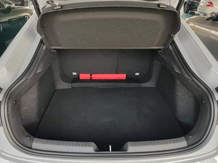 Фото 4 - Changan UNI-V