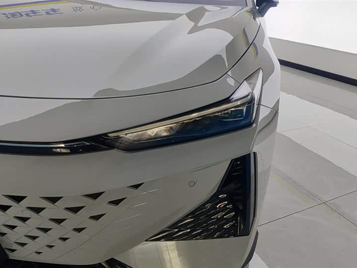 Фото 5 - Changan UNI-V