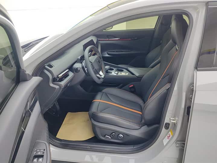 Фото 9 - Changan UNI-V