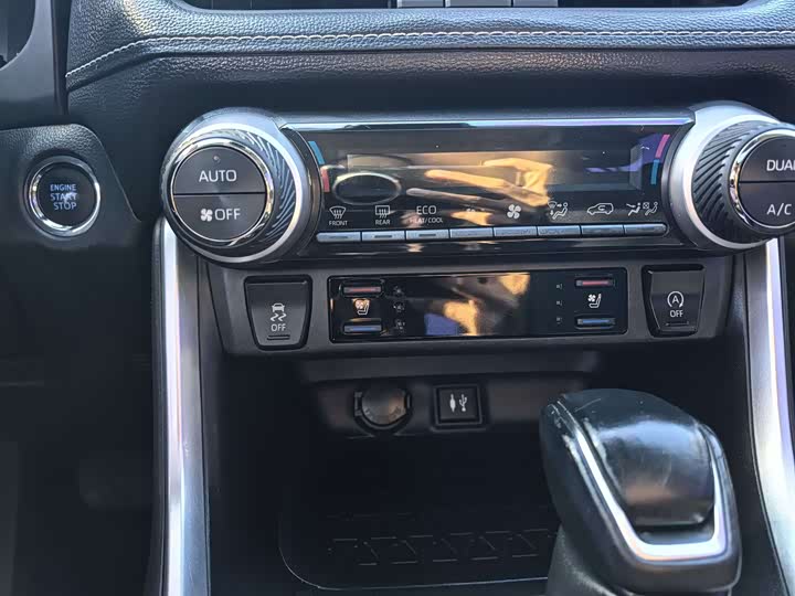 Фото 12 - Toyota Wildlander