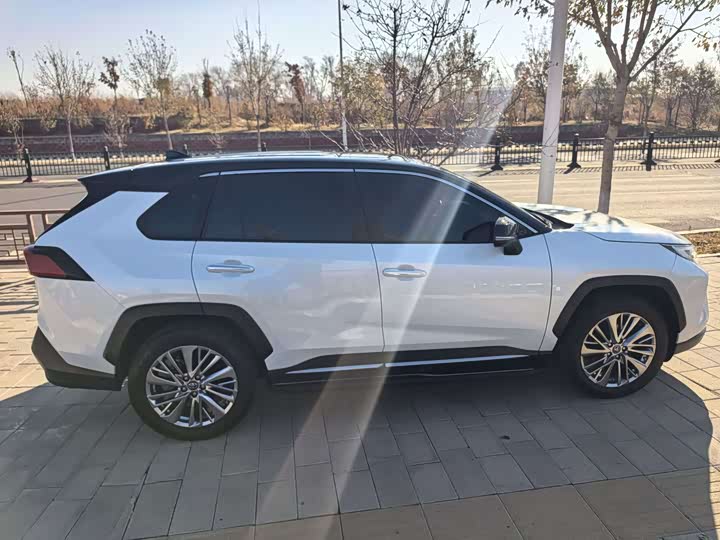 Фото 16 - Toyota Wildlander