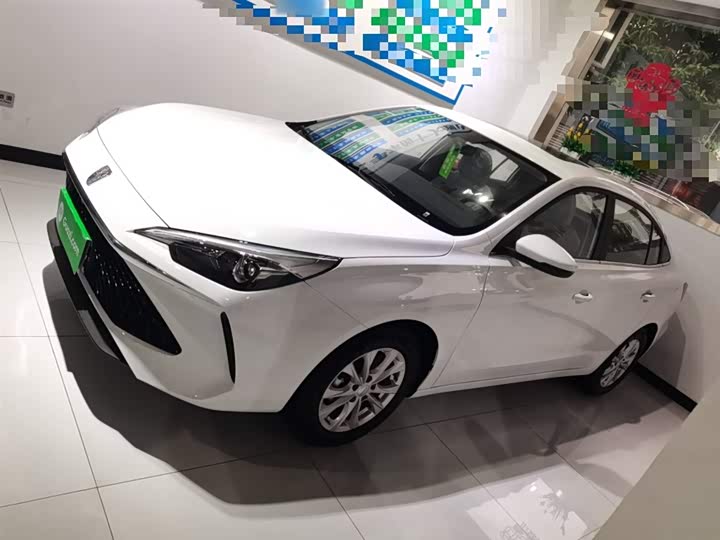 Фото 5 - Roewe i5