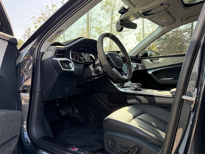 Фото 10 - Audi A6