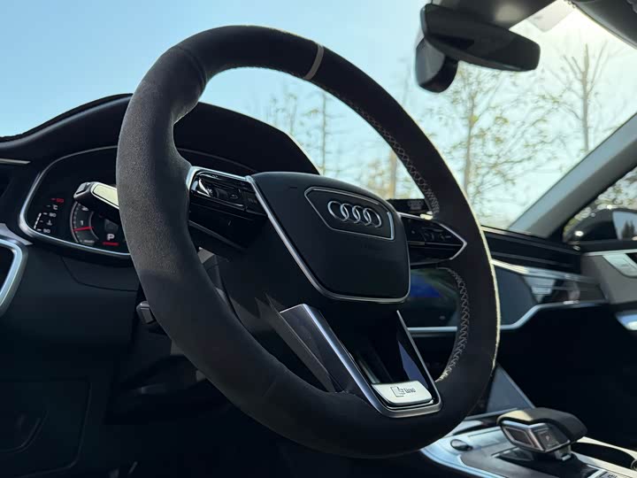 Фото 11 - Audi A6