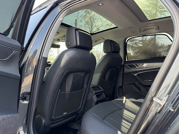 Фото 12 - Audi A6