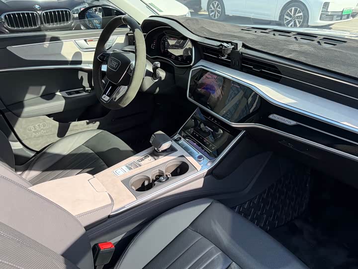 Фото 16 - Audi A6