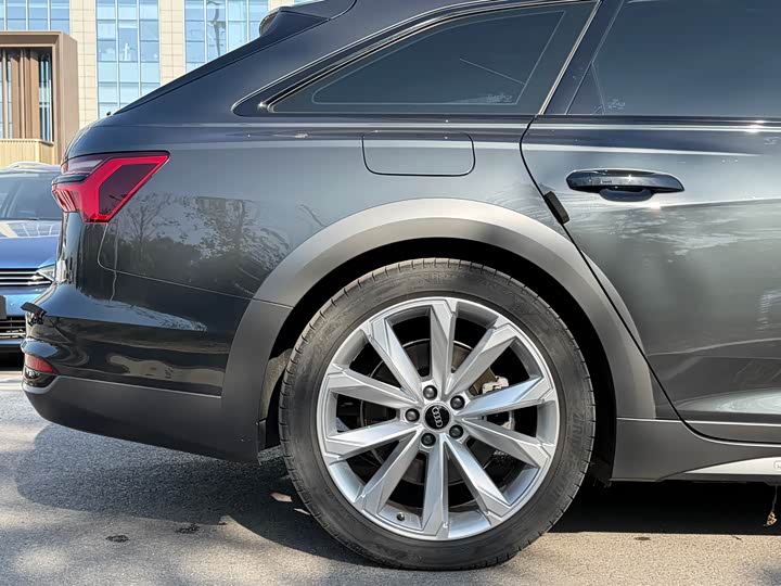 Фото 7 - Audi A6