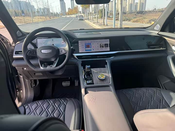 Фото 6 - Geely Monjaro