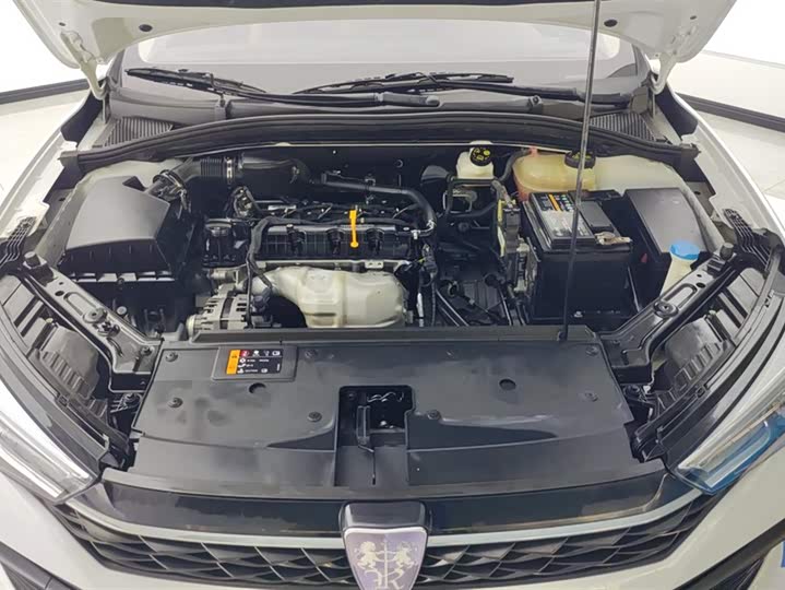 Фото 10 - Roewe i5