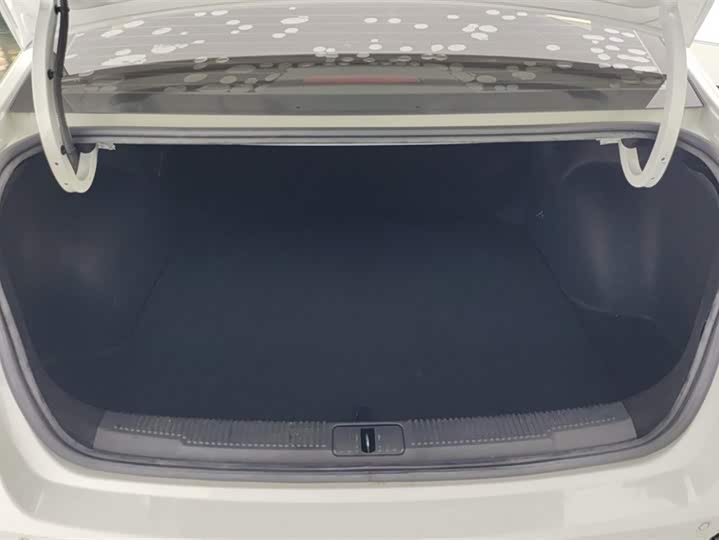 Фото 4 - Roewe i5