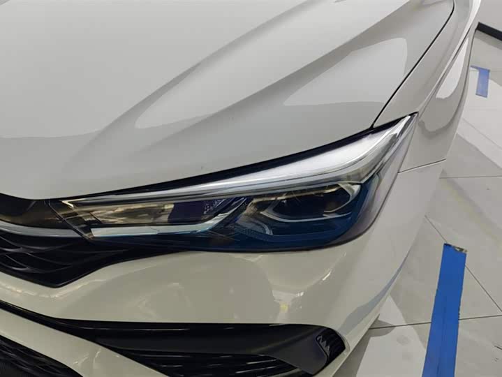 Фото 5 - Roewe i5