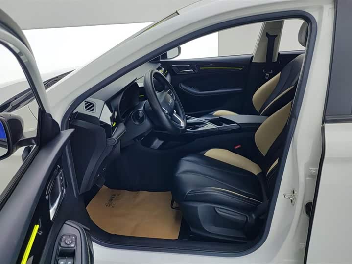 Фото 9 - Roewe i5